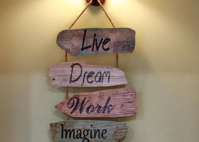 Naharro By #cherrygredos El Arenal (Castile and Leon)